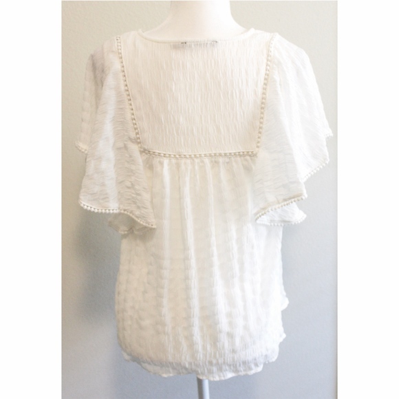 Dotted Trim Top - Picture 4 of 7